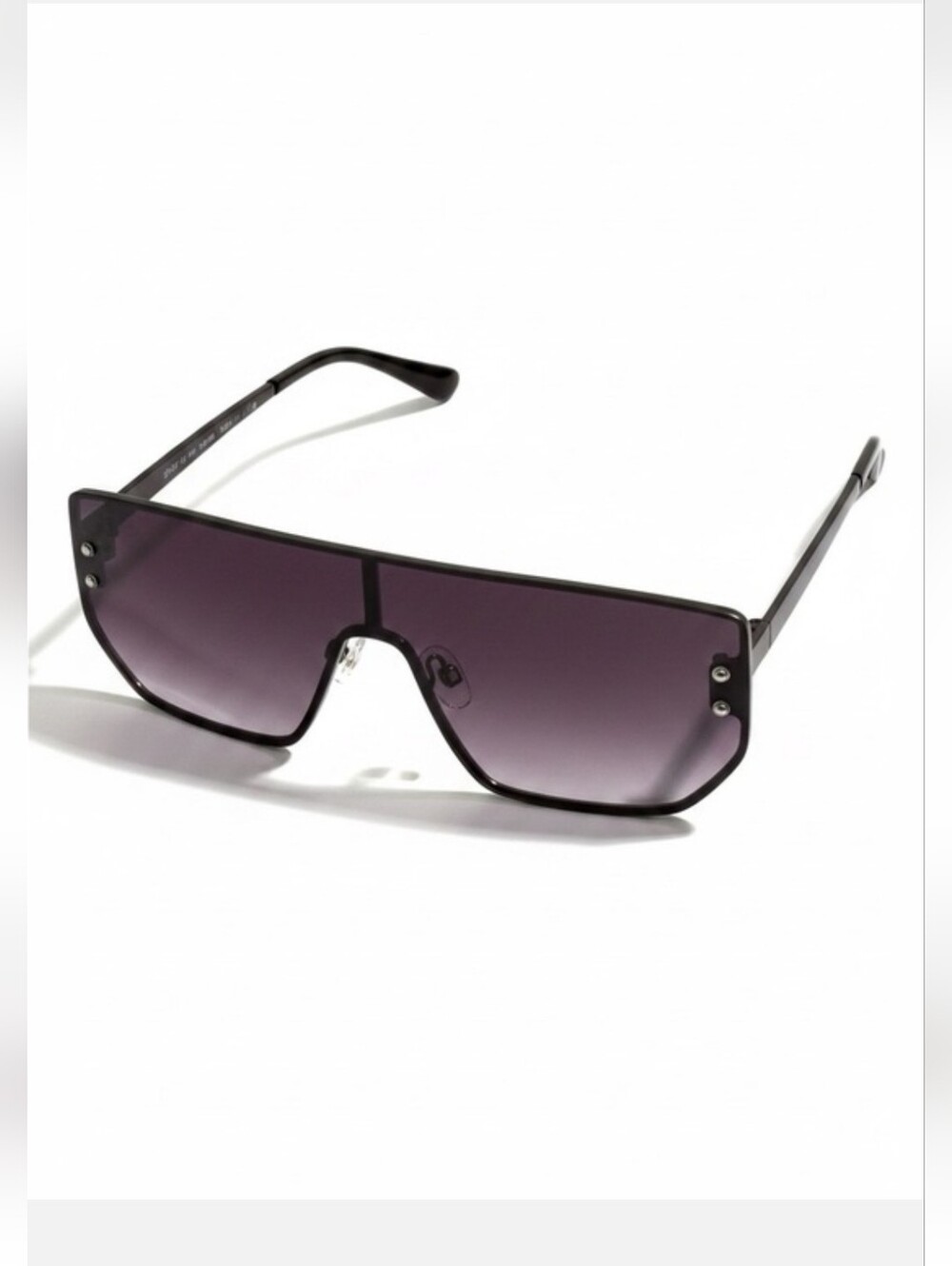 FRYE-Shield-Style Black Sunglasses with Gradient Purple Lenses